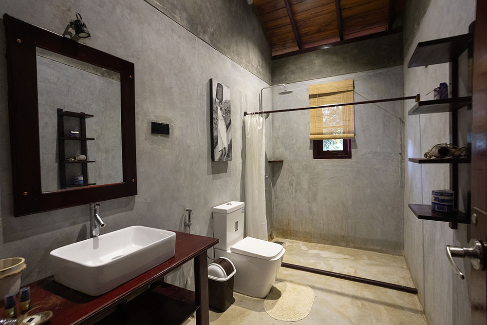 En-suite bathroom - Roseland Cottages